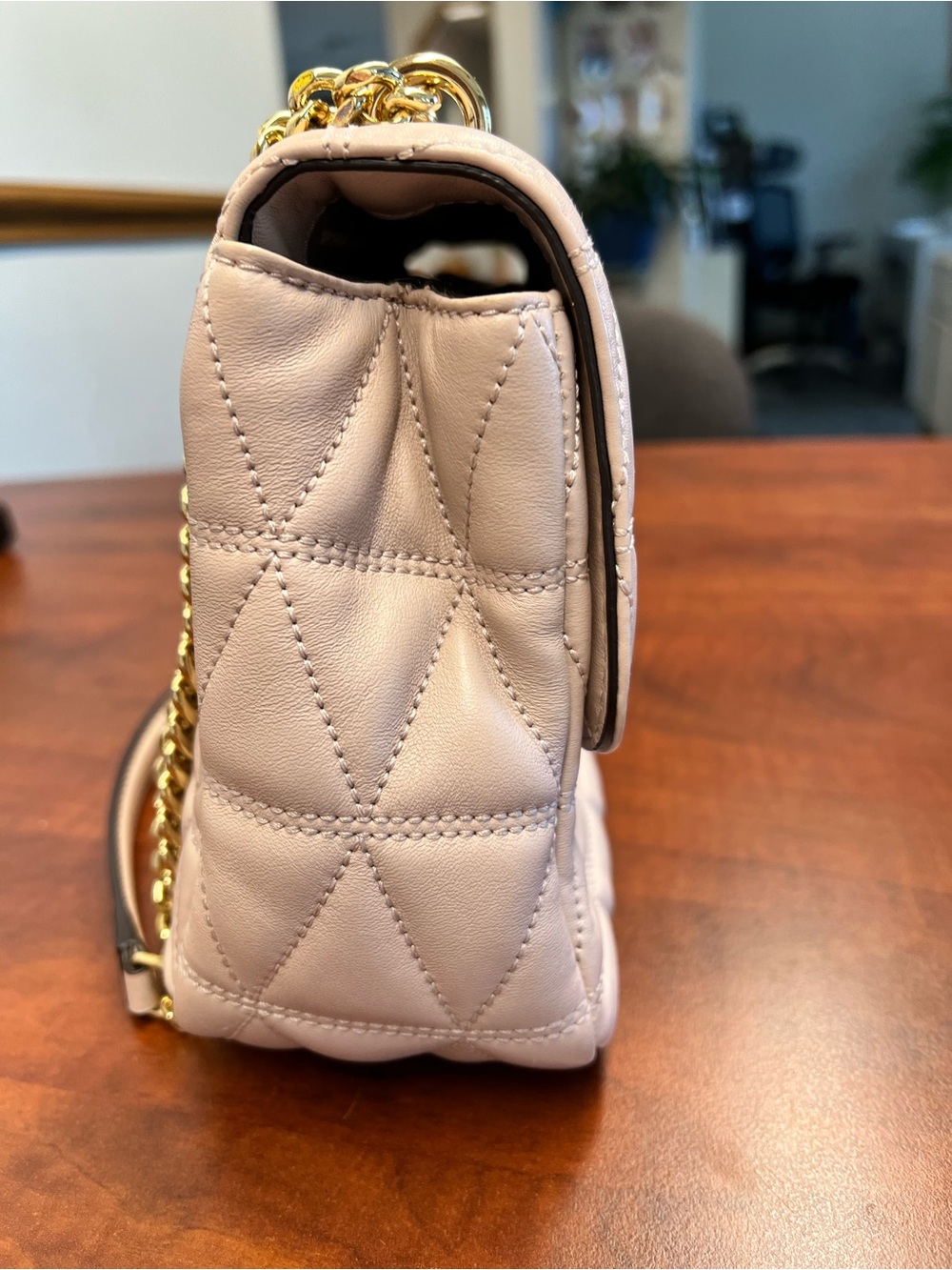Michael Kors Quilted Sloan  Crossbody Bag in Pale Pink with Gold Hardware - Picture 4 of 13